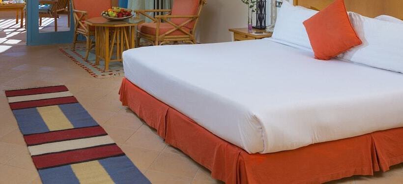 اتاق استاندارد با تخت بزرگ, Strand Beach Resort