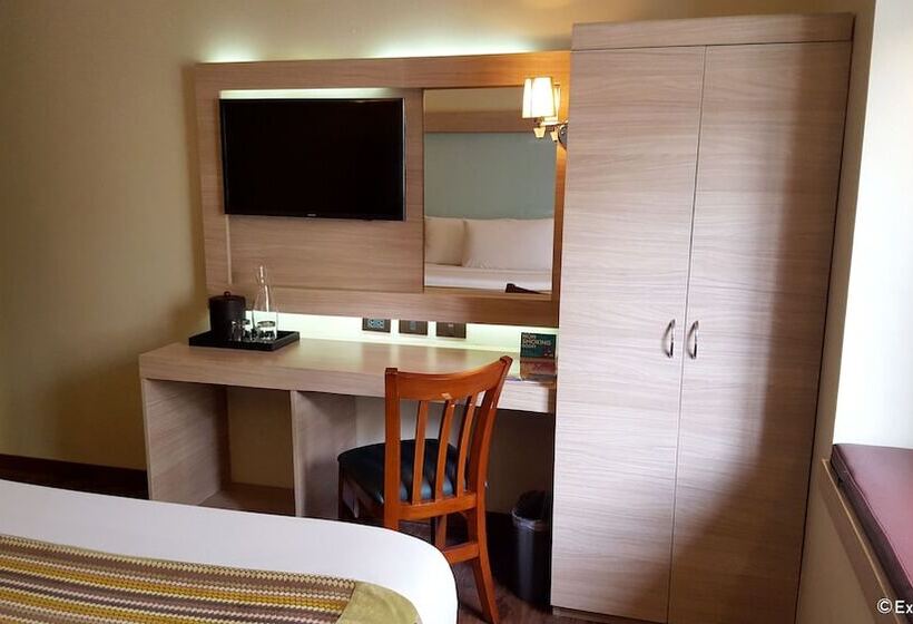 Люкс, Microtel By Wyndham Baguio