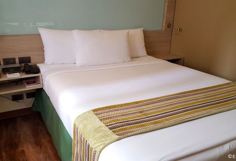 Люкс Адаптированный для Инвалидов, Microtel By Wyndham Baguio