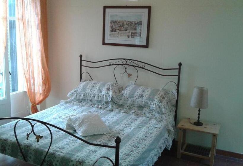 Четырехместный Номер Стандарт с Балконом, B&b Villa San Nicola