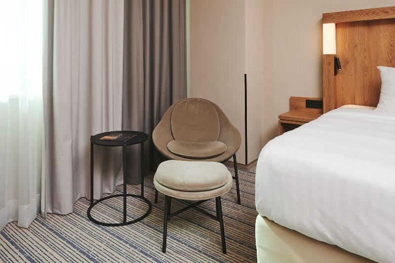 Номер Superior Кровать Кинг, Courtyard By Marriott Warsaw Airport