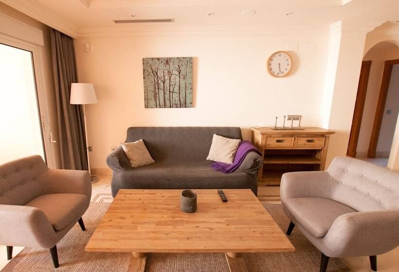 Апартаменты Comfort 2 Спальни, Aloha Hill Club Golf & Spa Apartments