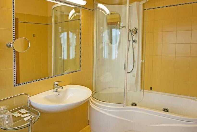 اتاق استاندارد سه نفره, Albergo Nazionale