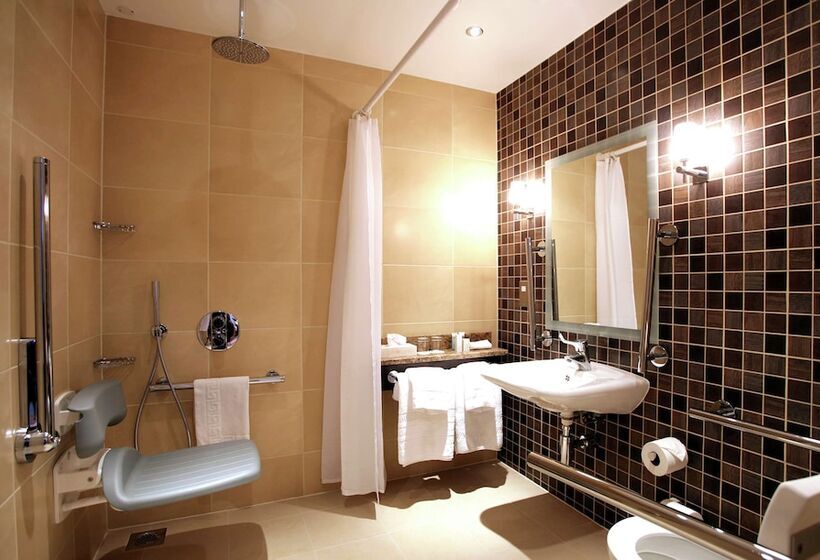 适合残疾人使用的标准间, Doubletree By Hilton Dunblane Hydro