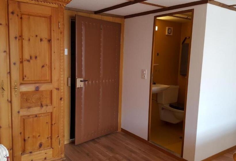 Номер Стандарт, Gästehaus Krone