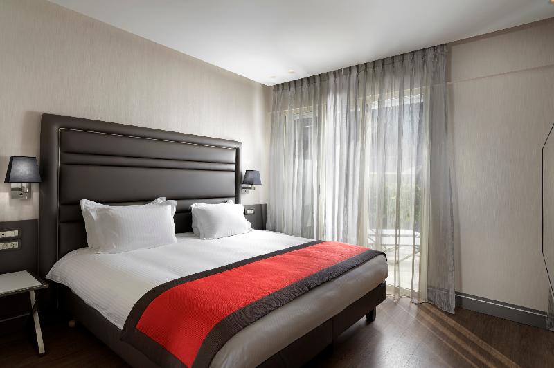 Полулюкс, Holiday Suites