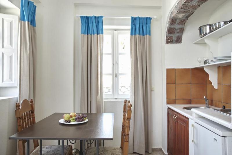 סוויטה, Terra Blue Santorini