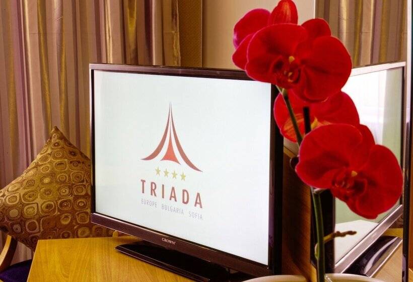 스탠다드 트리플 룸, Triada