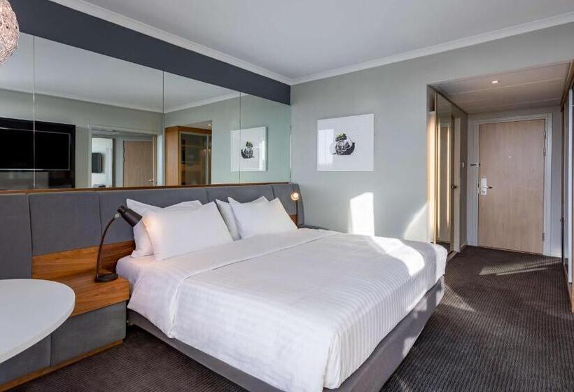 Люкс, Radisson Blu Hotel London Stansted Airport