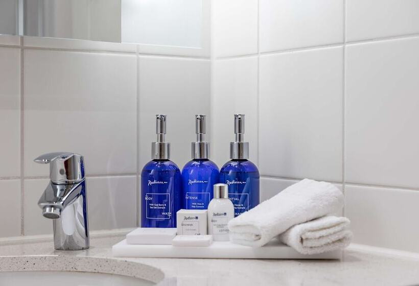 اتاق استاندارد, Radisson Blu Hotel London Stansted Airport