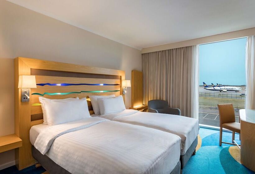 Номер Стандарт, Radisson Blu Hotel London Stansted Airport