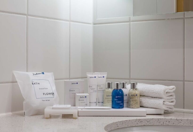 سوییت جونیور, Radisson Blu Hotel London Stansted Airport