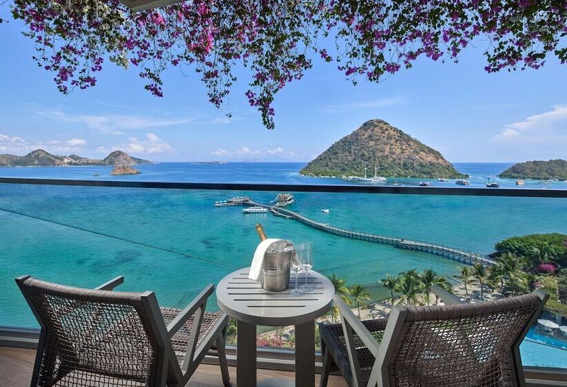 Номер Deluxe Вид на Море, Ayana Komodo Waecicu Beach
