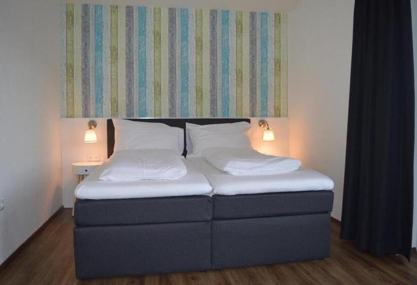Апартаменты 1 Спальня, B & B Gmeineck