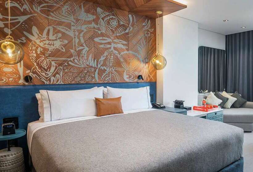 Люкс, Hilton Lacleamy