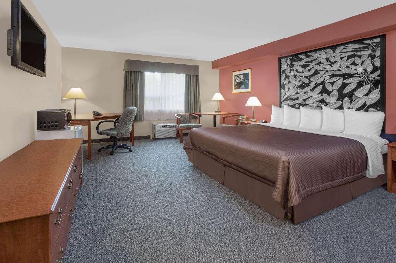 Люкс Кровать Кинг, Super 8 By Wyndham Sault Ste Marie On