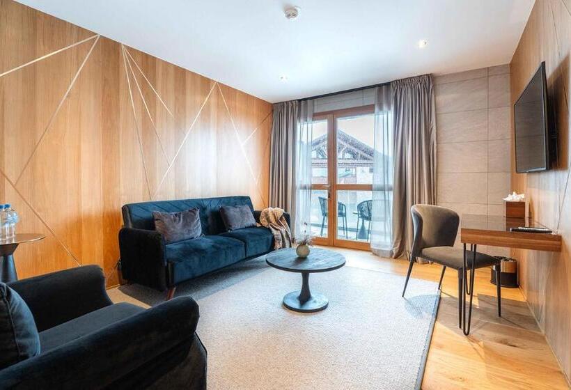 سوییت با چشم‌انداز کوه, Hôtel Le Diamond Rock