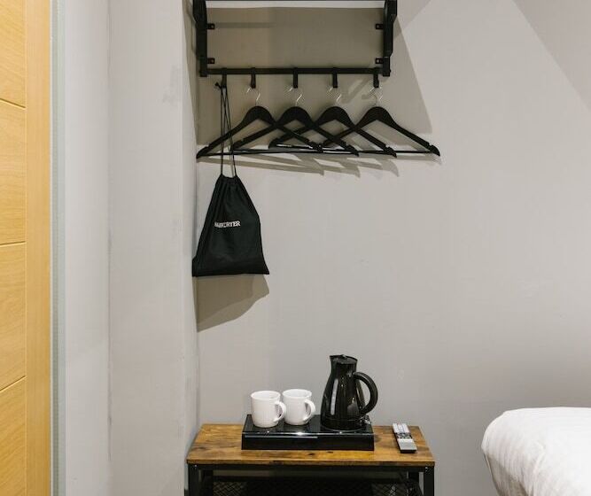 Standard Room, Cityspace Tower Bridge