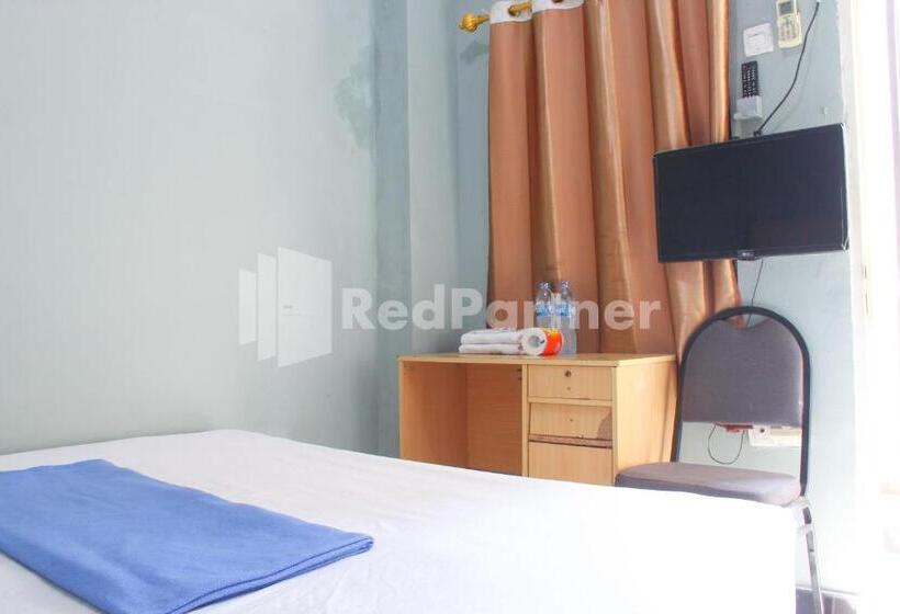 Номер Стандарт, Snow White Residence Near Grogol Mitra Reddoorz