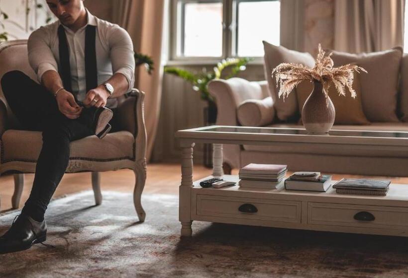 Номер Deluxe Кровать Кинг, Room42   Suites & Apartments