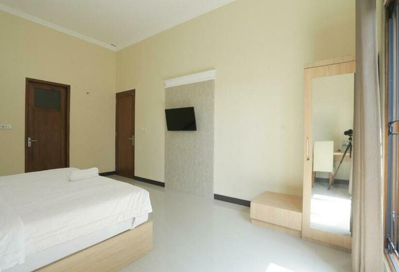 디럭스 룸, Idr Green Guest House Syariah Mitra Reddoorz