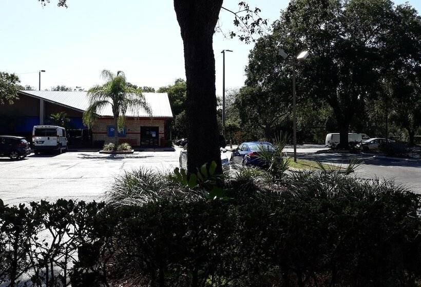 ２ダブルベッドのスタンダードルーム, Ramada By Wyndham Temple Terrace/tampa North