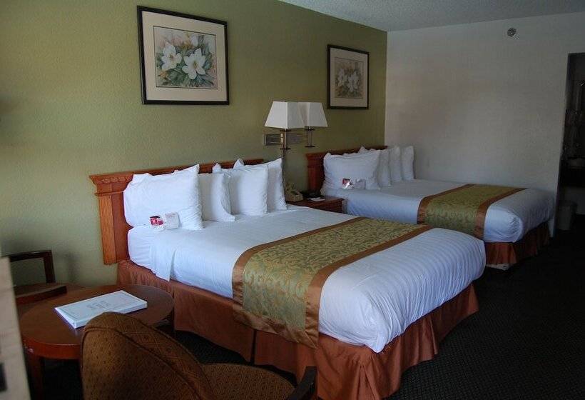 ２ダブルベッドのスタンダードルーム, Ramada By Wyndham Temple Terrace/tampa North