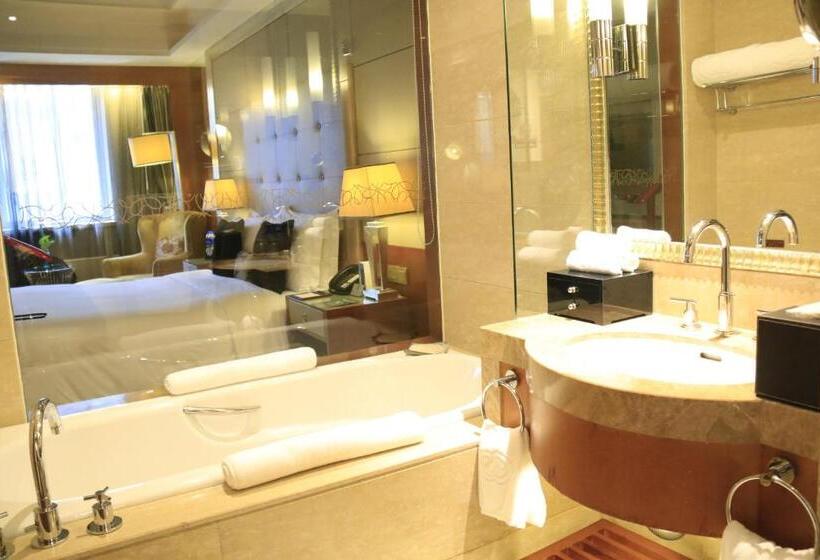 디럭스 룸 킹사이즈 침대, Sofitel Harbin