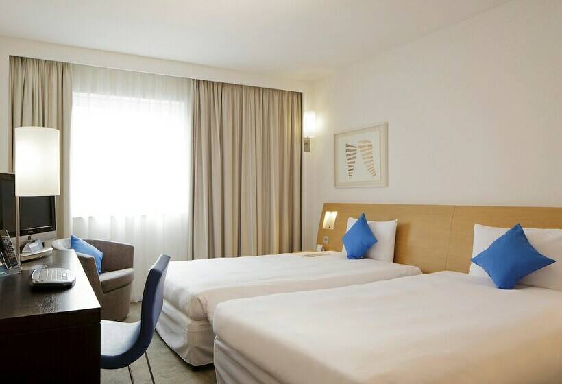 Номер Superior, Novotel London Greenwich