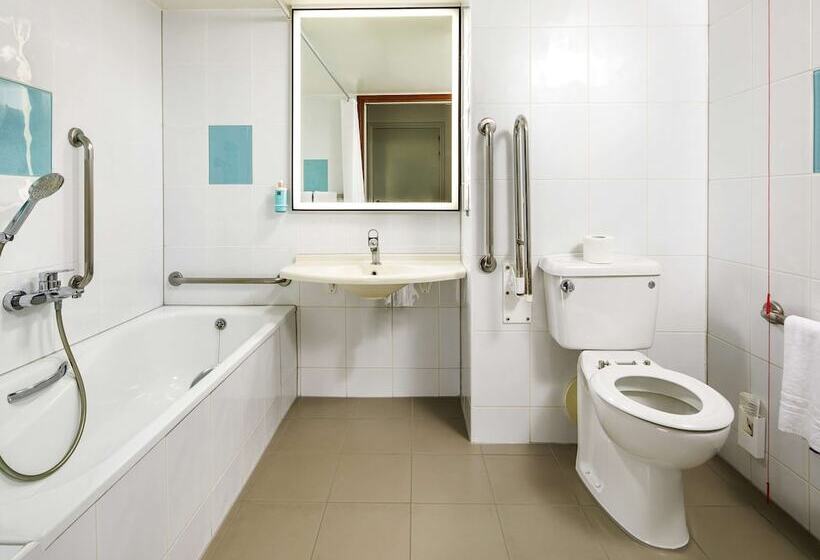 Номер Superior, Novotel London Greenwich