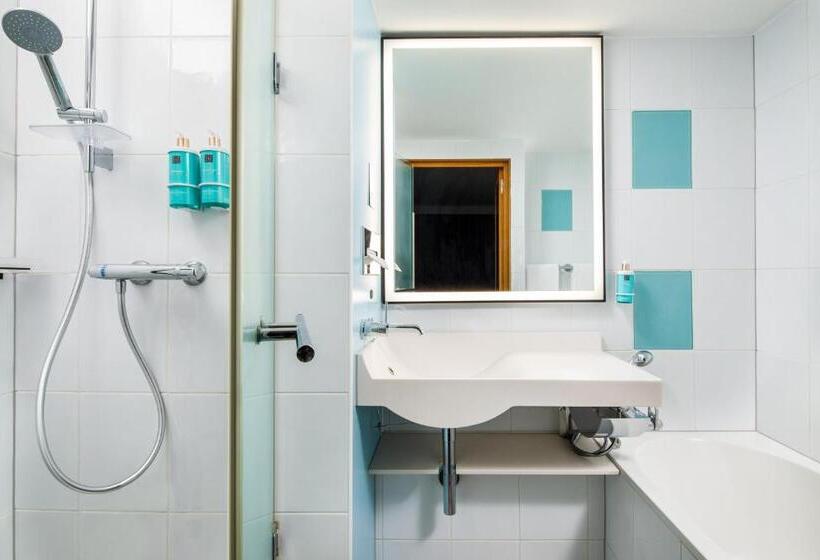 Номер Superior, Novotel London Greenwich