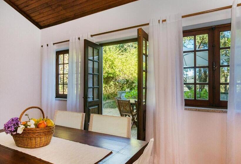 Дом 3 Спальни, Casas De Massinos
