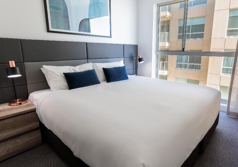 Апартаменты 2 Спальни Вид на Море, Oaks Glenelg Plaza Pier Suites