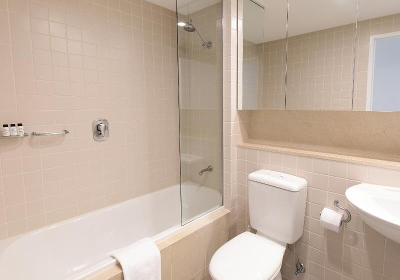 Апартаменты 2 Спальни Вид на Море, Oaks Glenelg Plaza Pier Suites