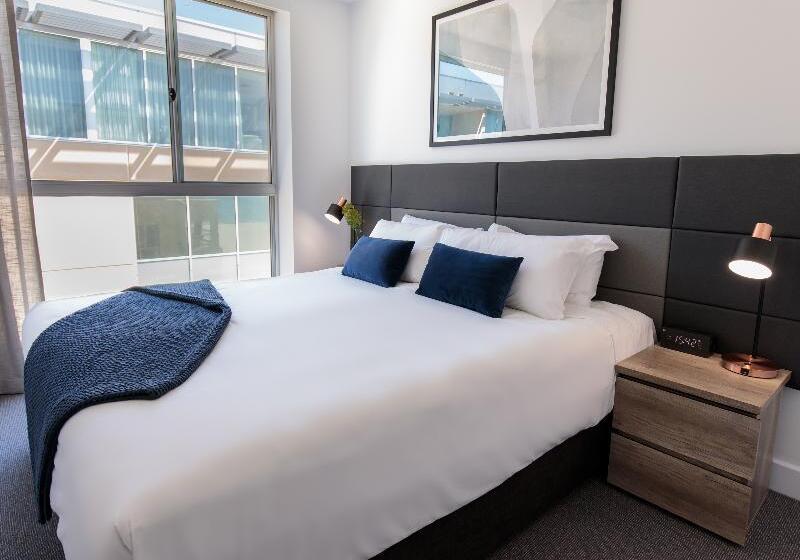 Apartamento 3 Dormitórios, Oaks Glenelg Plaza Pier Suites