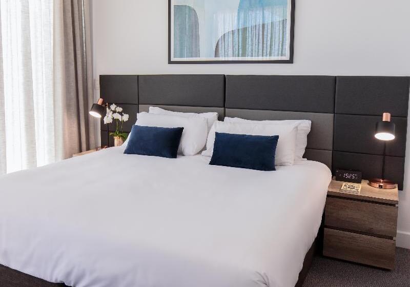 Apartamento 3 Dormitórios, Oaks Glenelg Plaza Pier Suites
