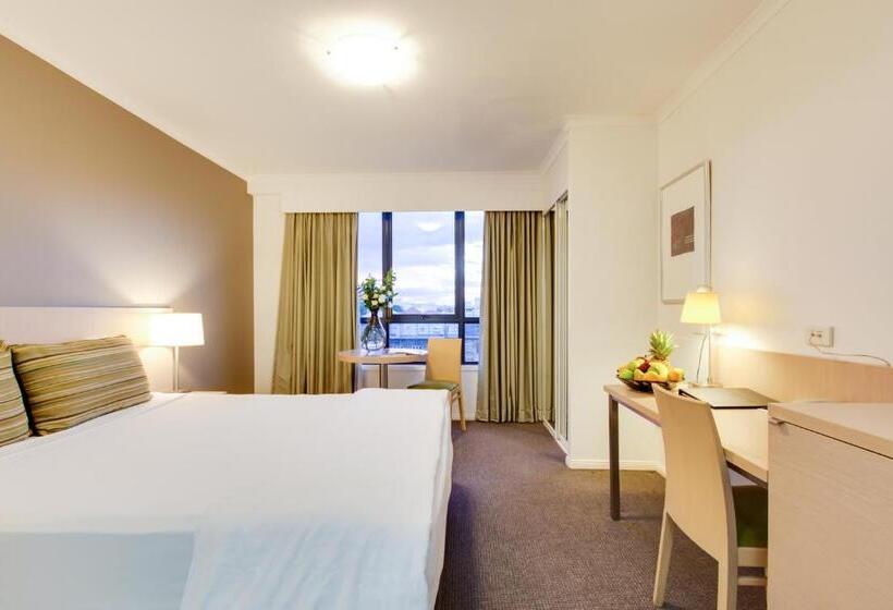 스탠다드 스튜디오, Oakwood  & Apartments Brisbane
