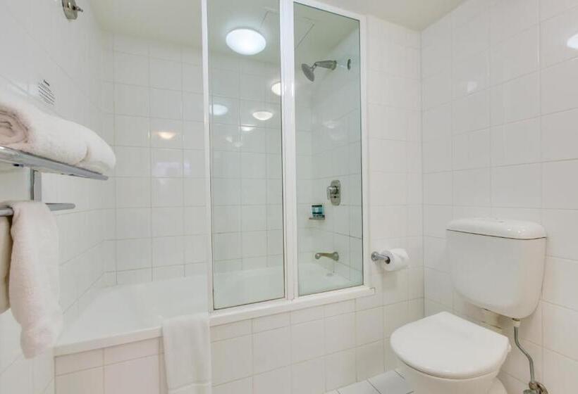 스탠다드 스튜디오, Oakwood  & Apartments Brisbane