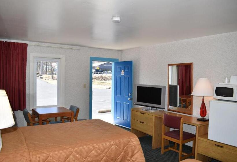 Семейный Номер, Pocono Night Lodge