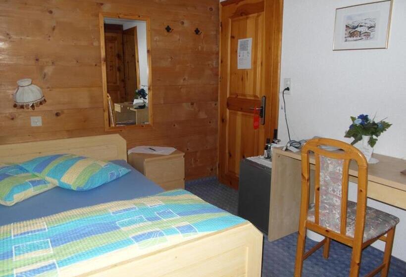 ダブルベッドのベーシックルーム, Walliserhof Leukerbad Therme
