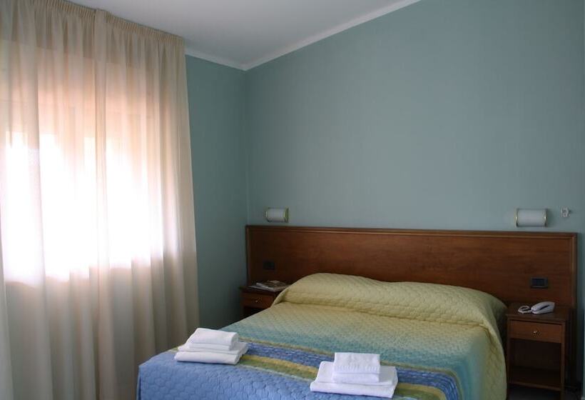 اتاق استاندارد, Pausania Inn
