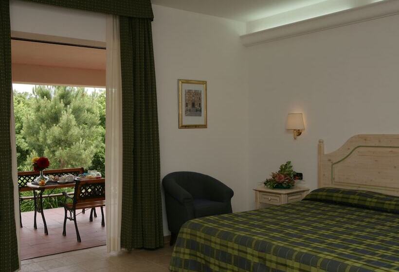 اتاق سوپریور, Pausania Inn