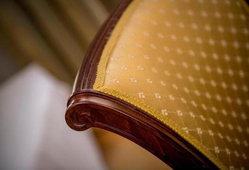 Люкс Кровать Кинг, Best Western Cavalieri Della Corona