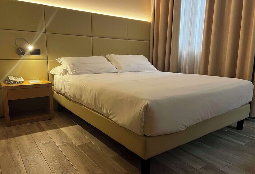 Номер Комфорт, Best Western Cavalieri Della Corona