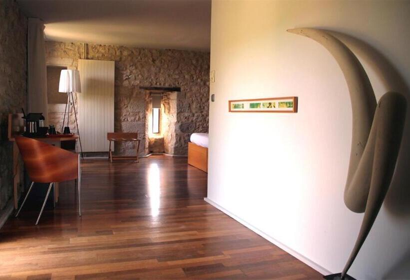 Люкс, Château De Salettes