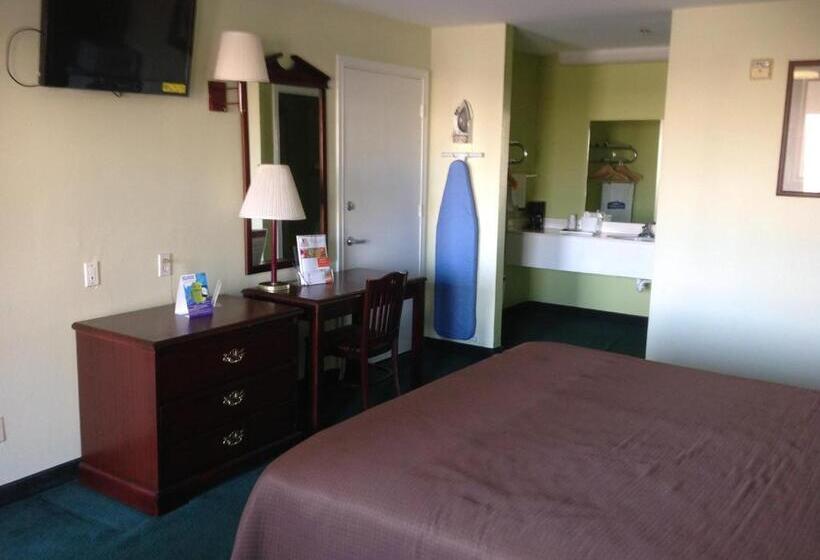 Люкс Deluxe Кровать Кинг, Howard Johnson By Wyndham Grand Prairie Near Lone Star Park
