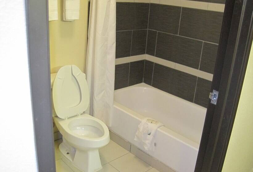 سوییت, Quality Inn & Suites Wichita Falls I 44