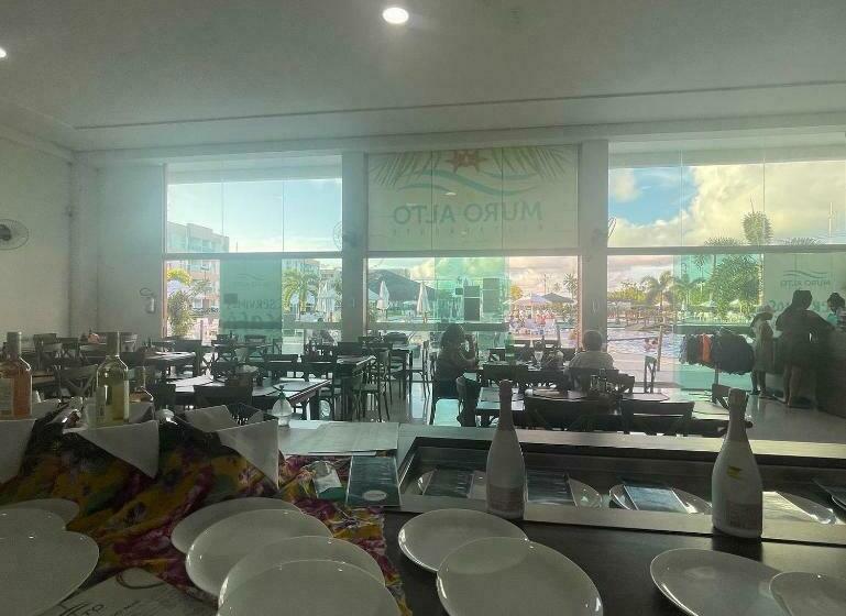 Apartamento 3 Dormitórios, Muro Alto Condomínio Clube