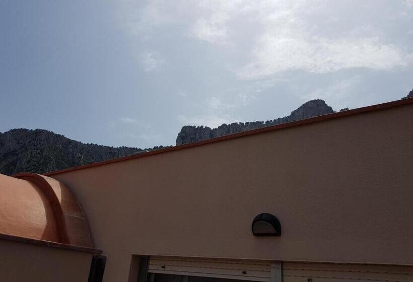 Номер Стандарт, Addaura Village E Congressi