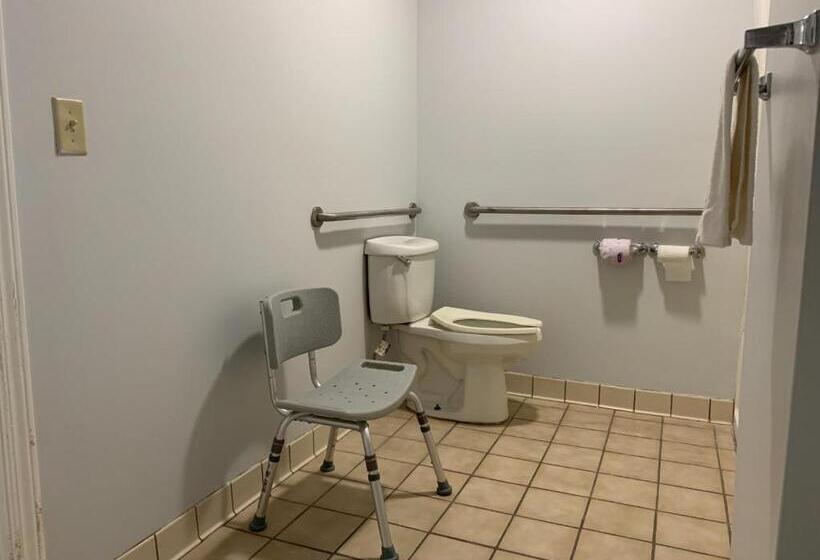 장애인을 위한 킹사이즈 침대 스탠다드 룸, Key West Inn  Childersburg